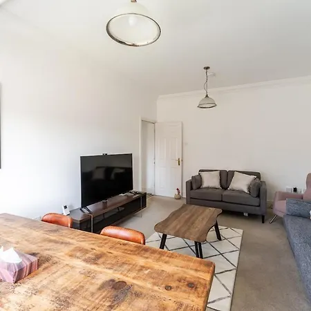 Delightful 3 Bed In Ham Appartement